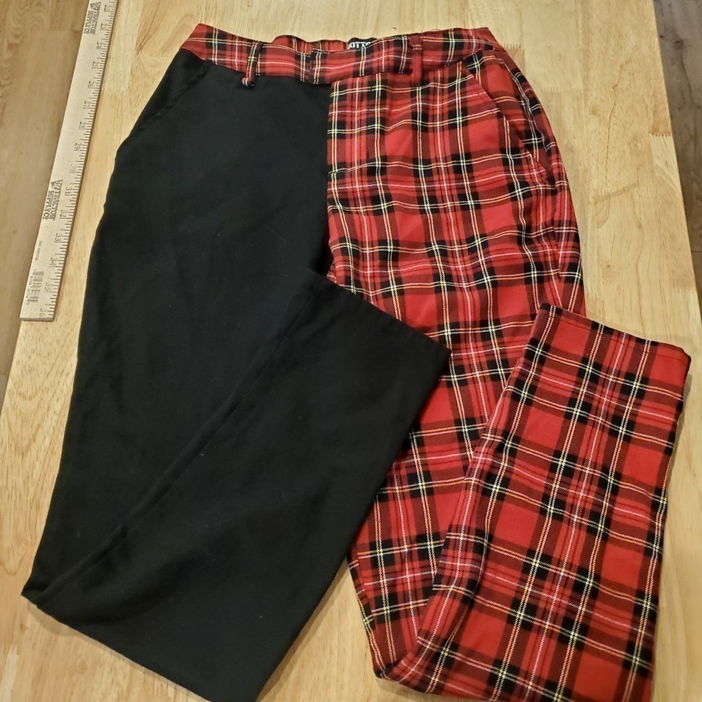 Hot Topic Black & Red Plaid Contrast Leg Pants Elastic Waist Zip Fly Pockets